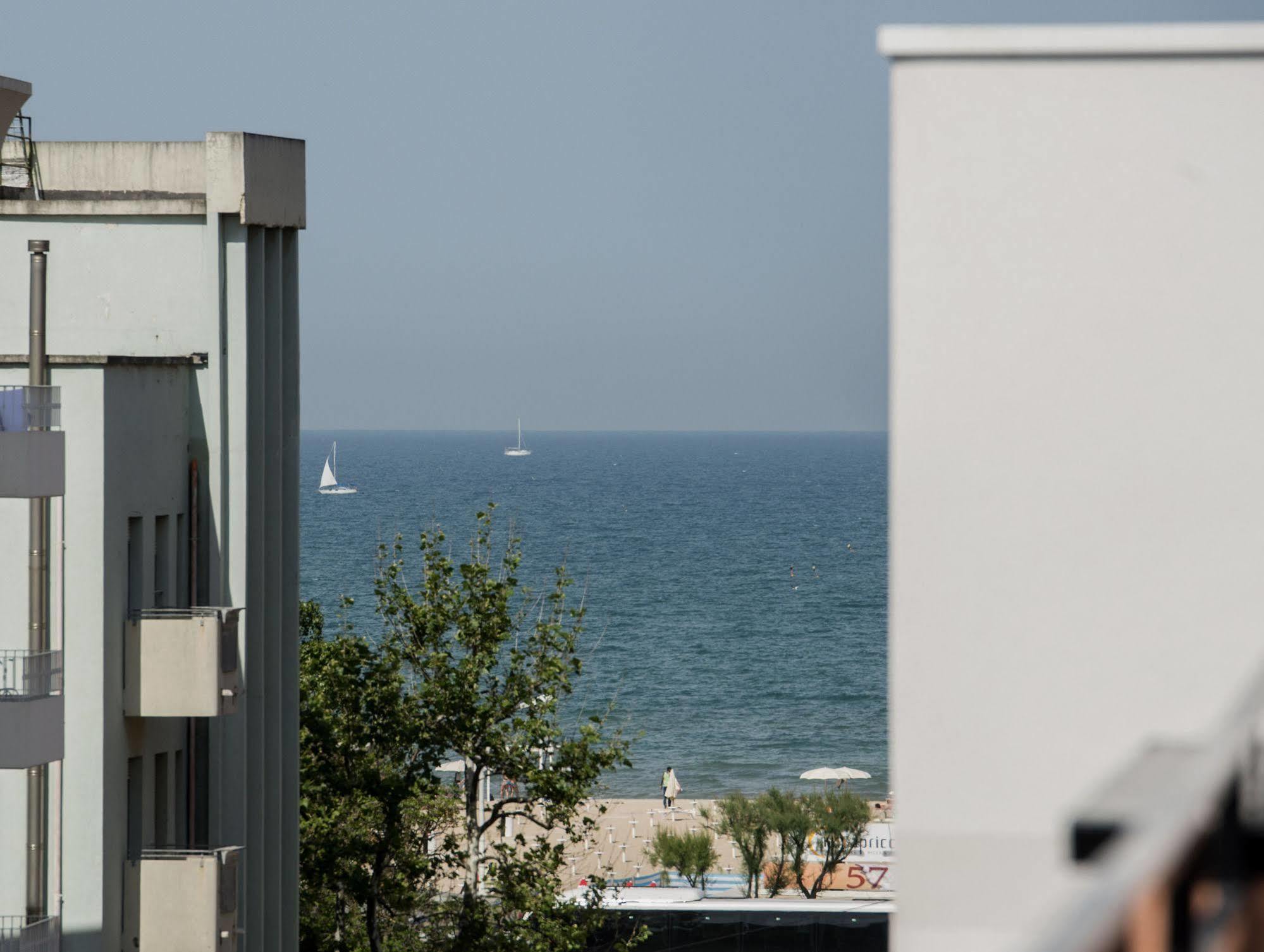 Hotel Scarlet Rimini Esterno foto